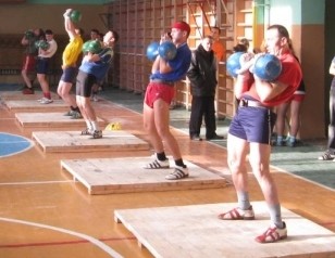 Рекорди полтавських гирьовиків у Харкові