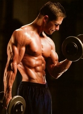 Вправа з гантелями на біцепс &laquo;молоток&raquo;