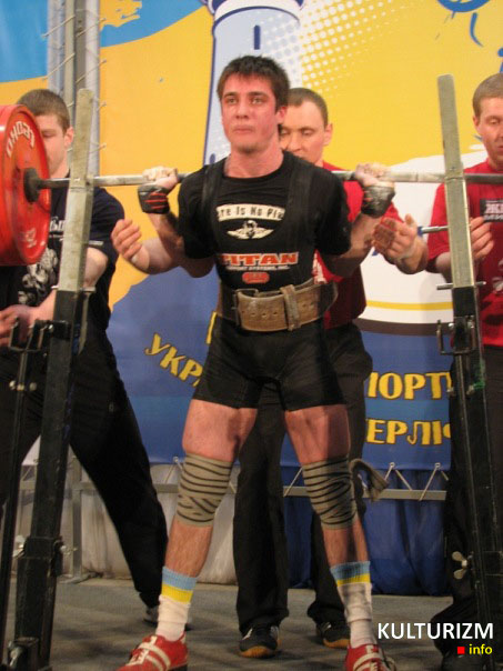 10 Фото із Чемпіонату України з пауерліфтингу 2011 у Глухові