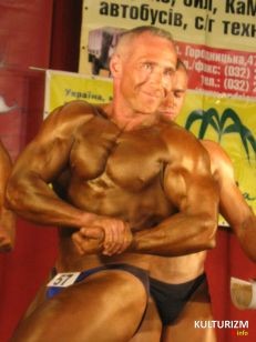 Бодібілдер Олександр Микитка на Кубку Львівської області IFBB 2011 (весна)