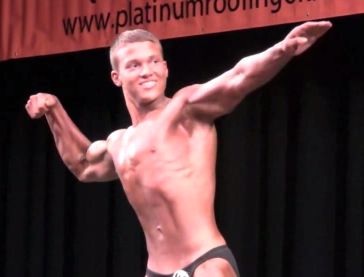 Неймовірно легке позування 15-річного бодибілера Josh Latham (відео)