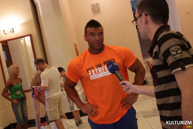 09 Кубок України 2012 з бодібілдингу. А що робили атлети за кулісами? ФОТОГАЛЕРЕЯ Ч.1