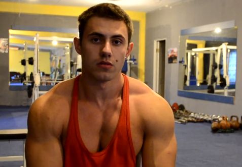 Бодибілдер Юрій Федишин: тренування грудей. Відео