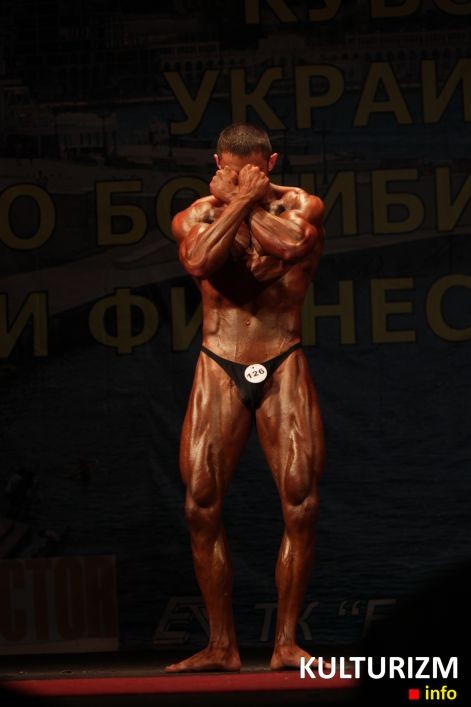Бодибілдер Володимир Подоляка на Кубку України IFBB 2012. Фотогалерея