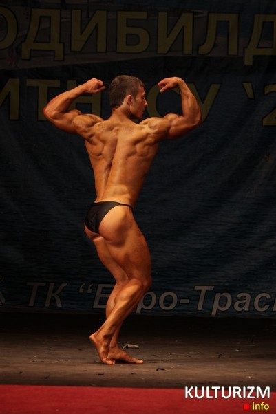 Бодибілдер Віталій Дряпочка на Кубку України IFBB 2012. Фотогалерея