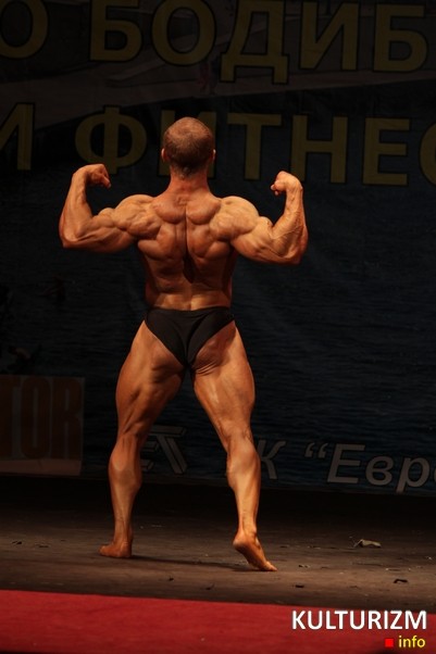 Бодибілдер Максим Черненко на Кубку України IFBB 2012