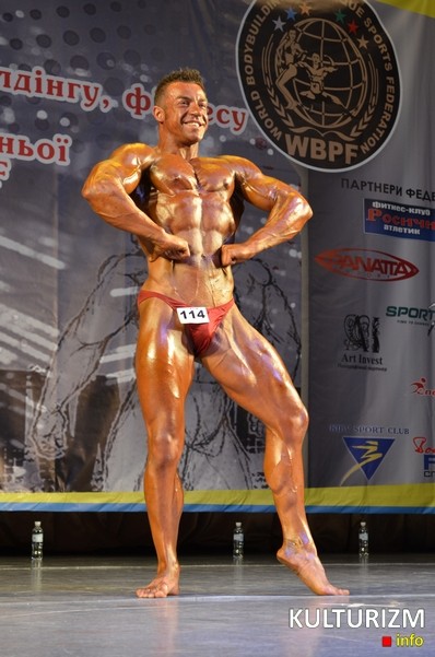 Бодибілдер Руслан Кримчак на Чемпіонаті України UBPF 2012. Фото