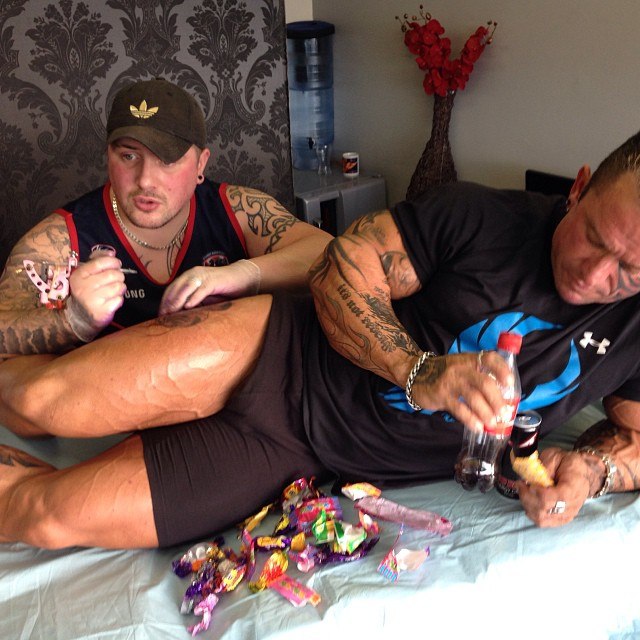 Бодибілдер Лі Пріст тотально вкривається татуюваннями