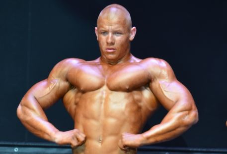 Юніор бодибілдер Андрій Звезділін на Кубку WABBA 2013. Фото