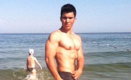 № 4 Віталій Дяченко – учасник фотоконкурсу «Містер пляж 2014»