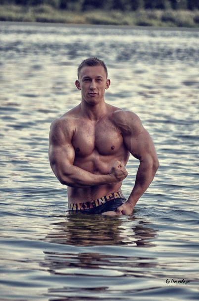 № 3 Роман Назарчук – учасник фотоконкурсу &laquo;Містер пляж 2014&raquo;