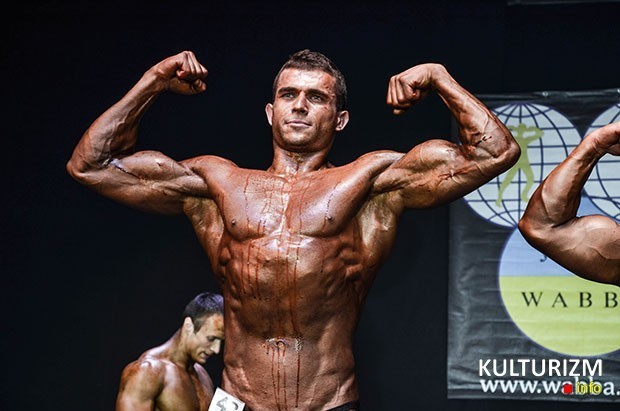 Бодибілдер В’ячеслав Березовський на Кубку України WABBA 2013. Фото