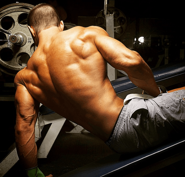 Біль у верхній частині трапецієподібних м’язів: як допомогти?